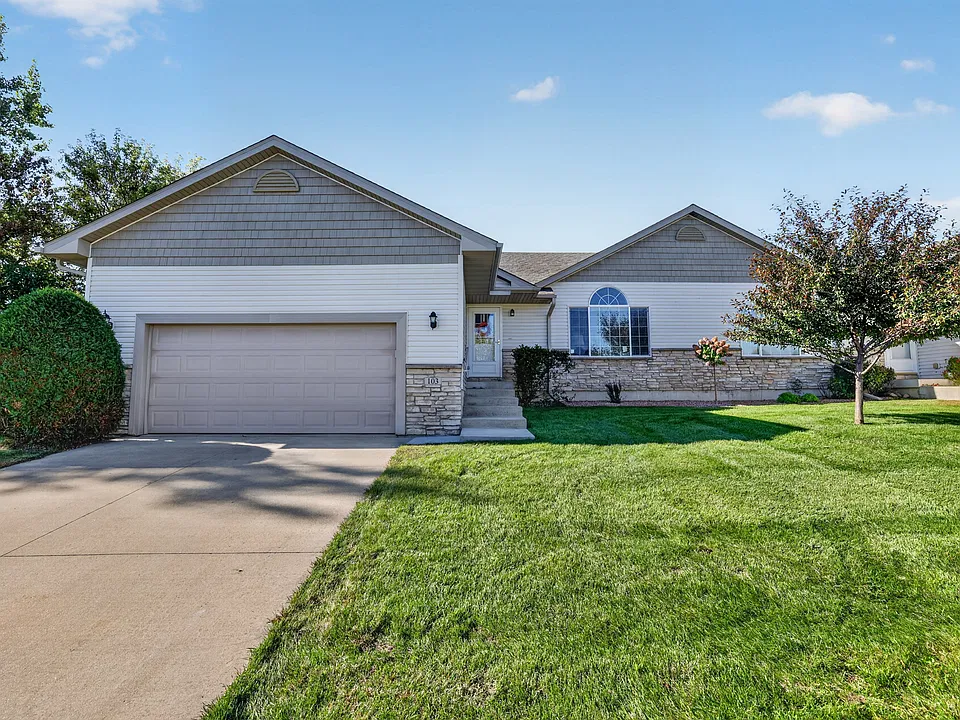 103 Lookout Ln NW