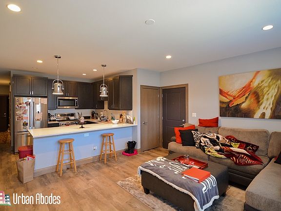 2nd image of 4324 N Ashland Ave