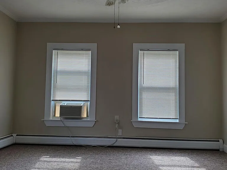 12 R Prospect St #2 — Photo 4