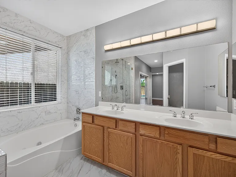 1490 Peppertree Rd — Photo 22