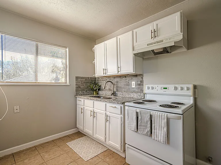 2323 Arbor Pl #1 — Photo 3