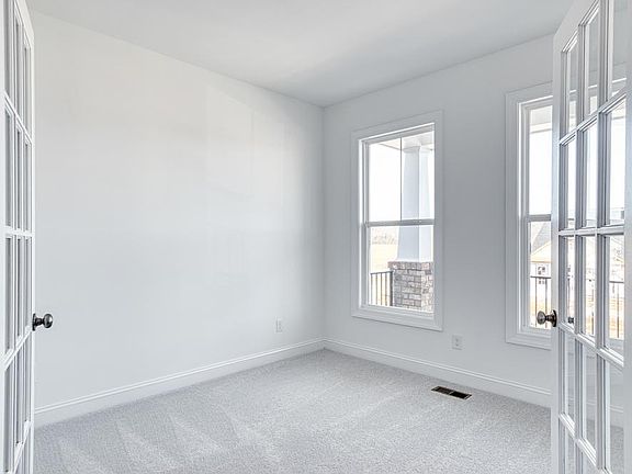 4th image of 206 Claire Dr