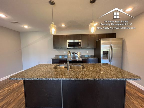 5th image of 301 E Saint Eunice Rd #102