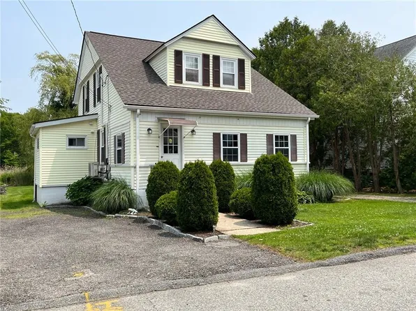 72 Sayles Ave, Warwick, RI 02889