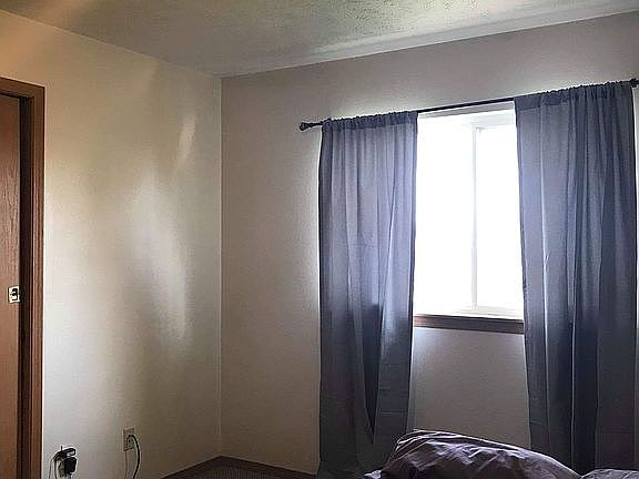 5th image of 2212 E Lacrosse Ave