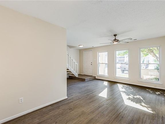 4th image of 3779 Chimney Creek Dr