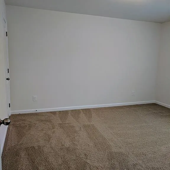 1033 Hidden Meadow Rd — Photo 5