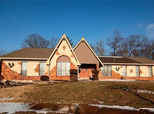 5827 Amberway Dr, Saint Louis, MO