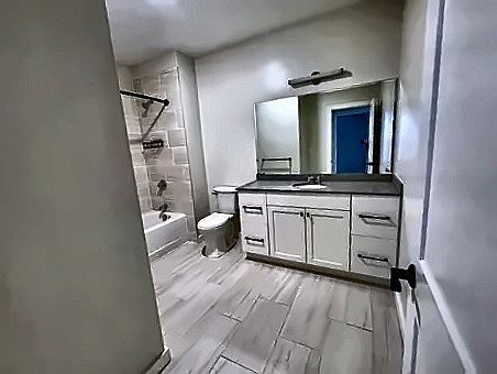 4th image of 1301 Blue Hill Ave #401A