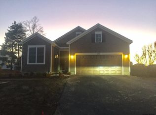 17 Clemens Dr, Clifton Park, NY 12118