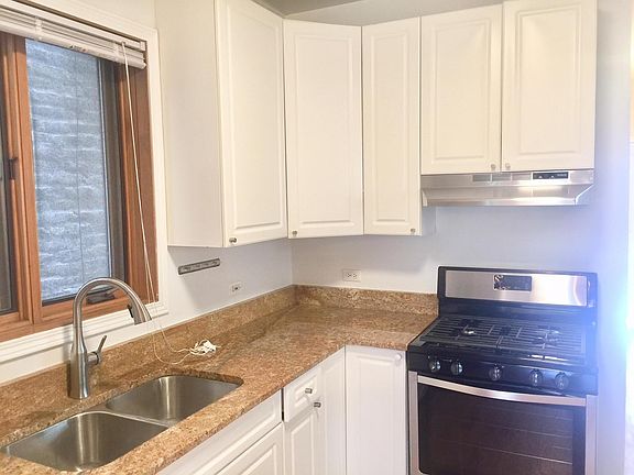 2nd image of 1219 W Erie St APT 2D