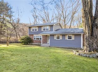 17 Woods Rd, Cold Spring, NY 10516