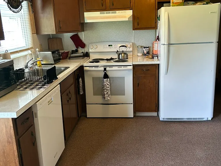 112 Oak Rd — Photo 3