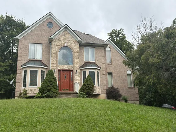 1826 Chapel Woods Dr, Batavia, OH 45103