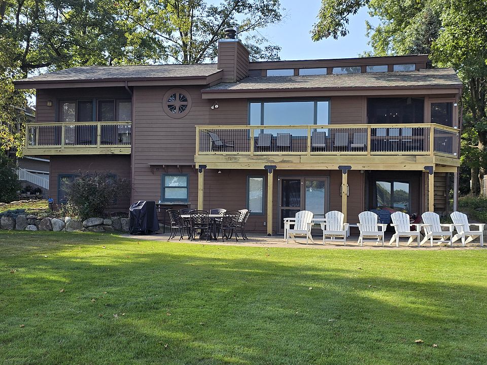 2nd image of 10586 Wildwood Cir