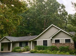 101 Annabelle Linn Dr, Fairview, NC 28730