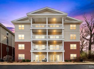 1507 S Old Highway 94 APT 104, Saint Charles, MO 63303