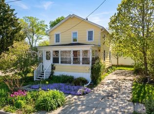 409 High St, Aurora, IL 60505