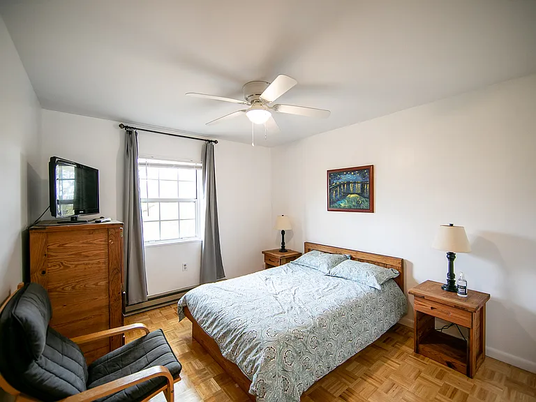 115 Sterling Cir — Photo 16