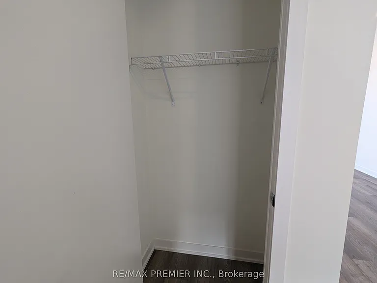 11 Steckley House Ln #411 — Photo 4