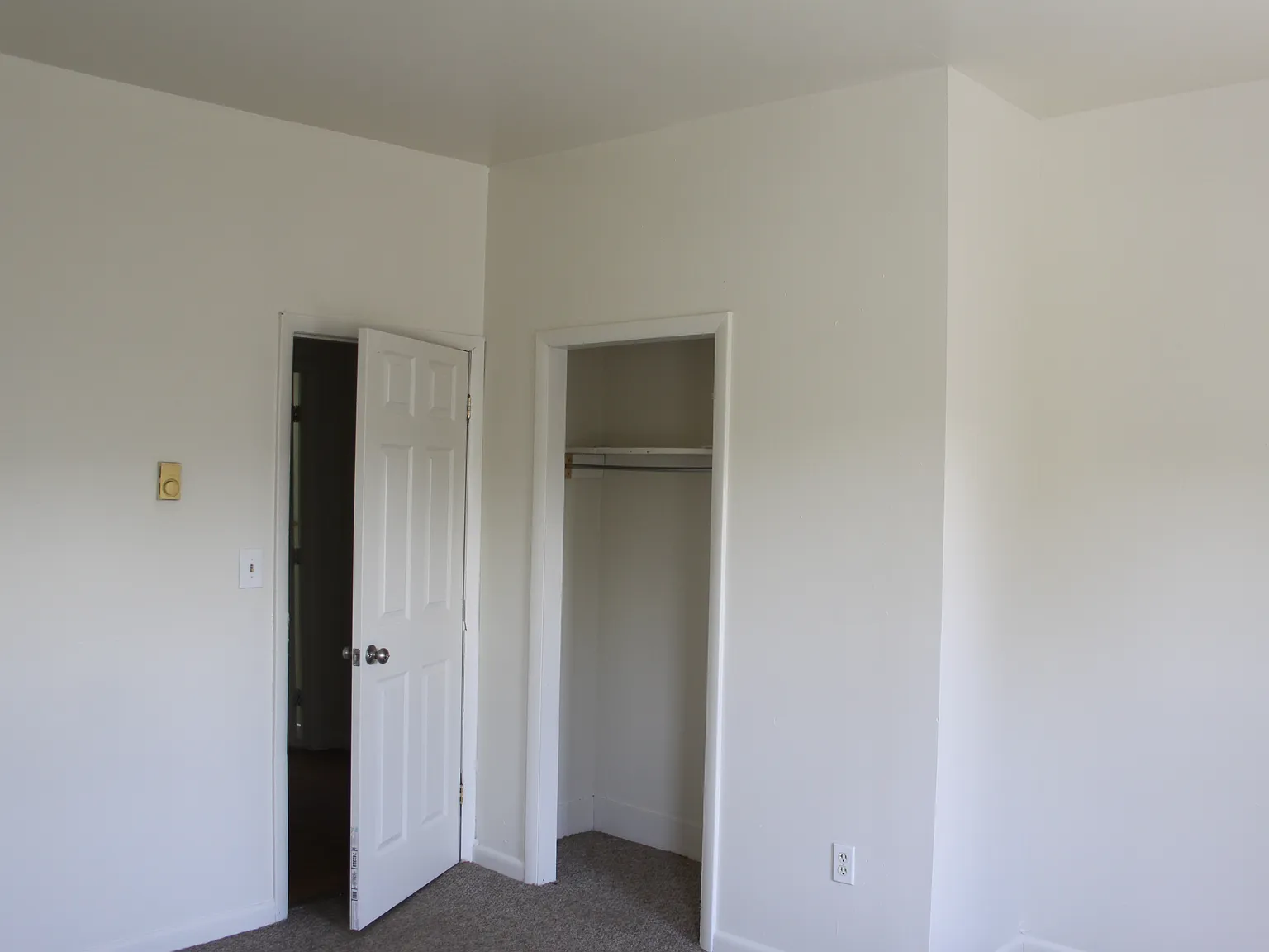 3 bed, 1400 sqft, $1,280 — Photo 2