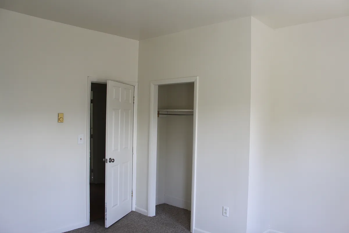 Bedroom3 Closet - 1025 Race St