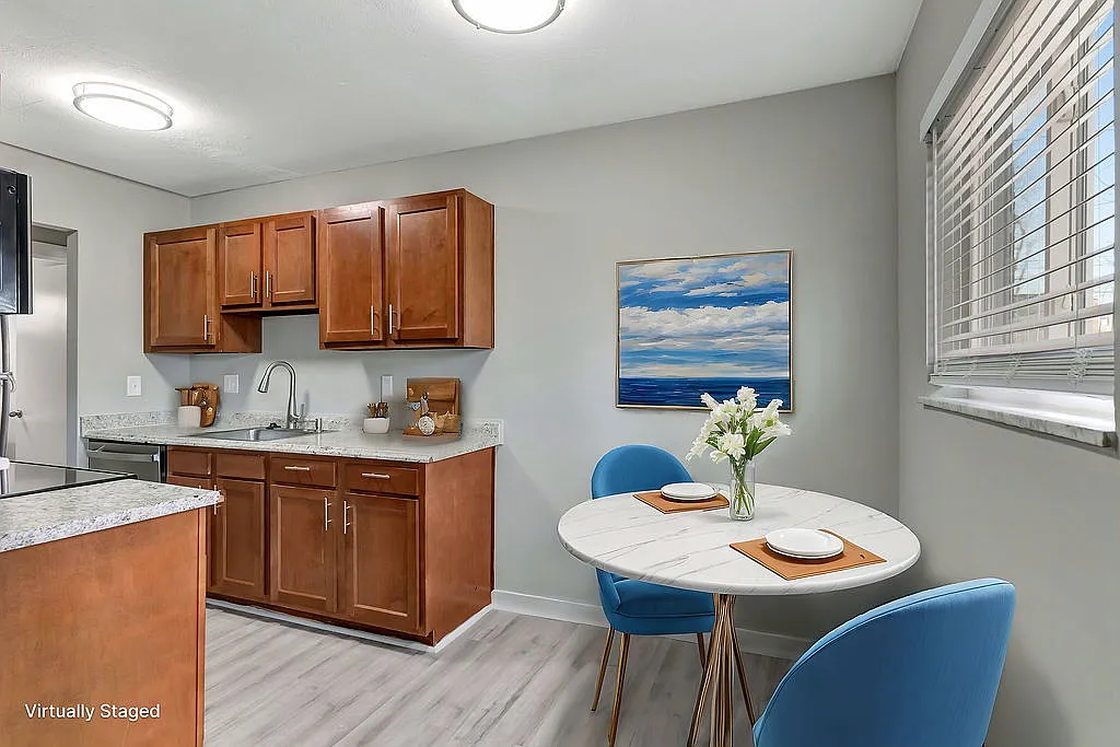 McGregor Apartments — Photo 2
