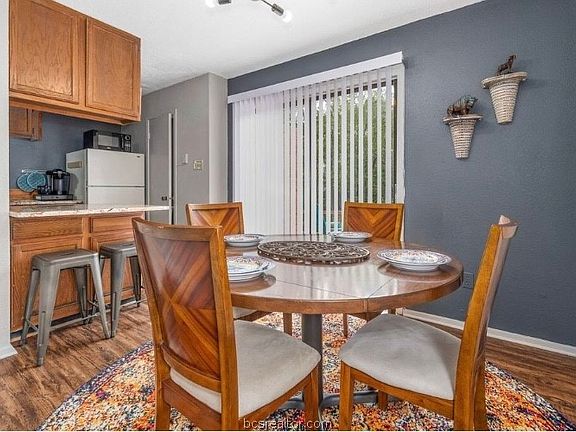5th image of 4507 Carter Creek Pkwy APT 8
