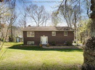 191 Margaret Dr, Nitro, WV 25143