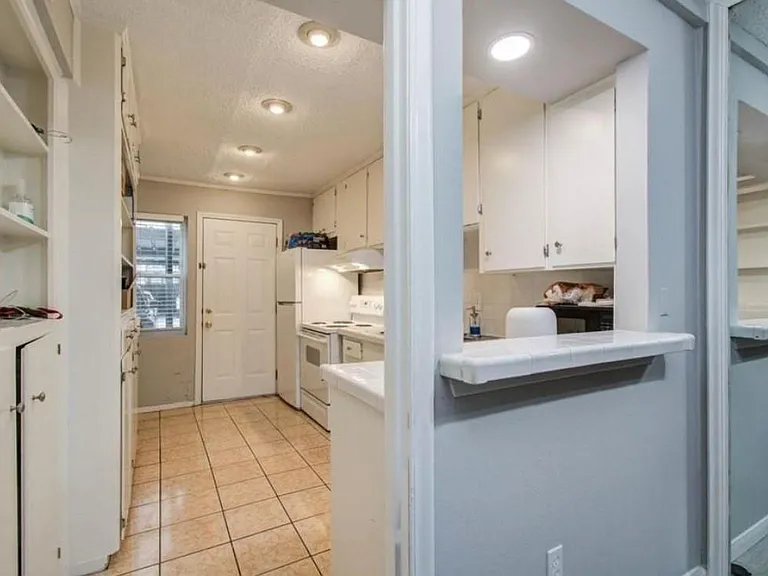 11609 Chimney Rock Rd #B — Photo 5