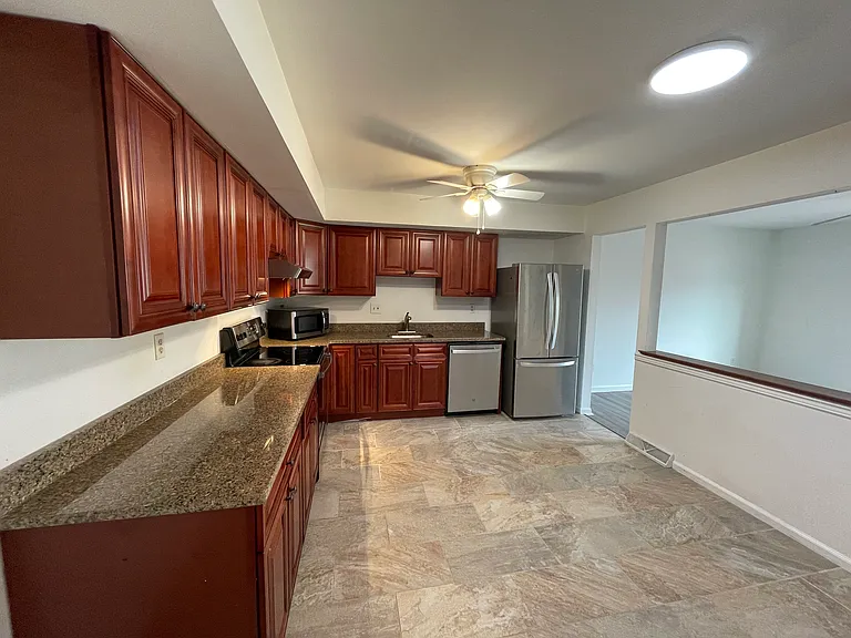 3314 Roxbury Rd — Photo 8