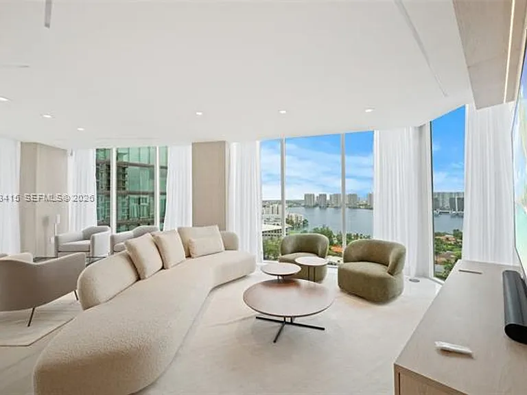 18671 Collins Ave #CU-2103 — Photo 4
