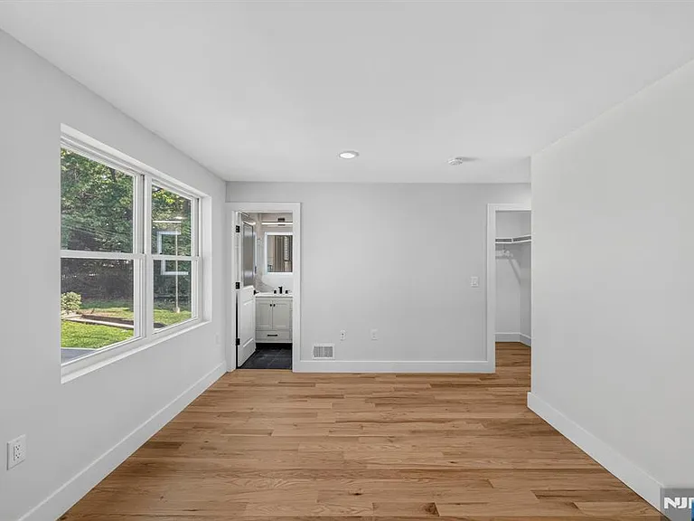 62 Hillside Ave — Photo 16