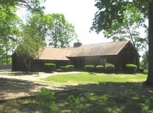 466 Asa Davol Rd, Tiverton, RI 02878