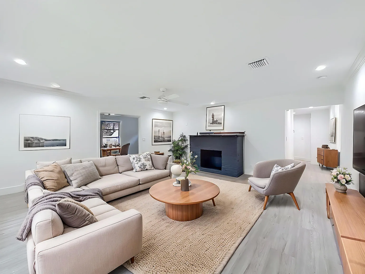 1110 SW 31st St — Photo 3