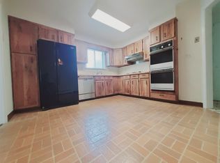 47 Whitmore Ln UNIT D, Stamford, CT 06902