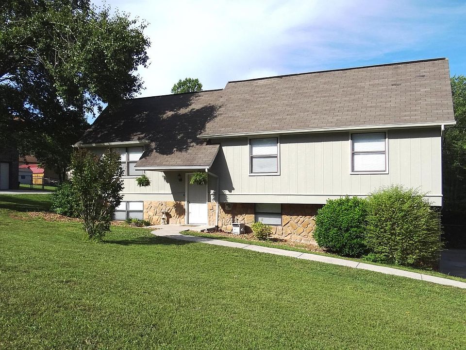 1st image of 1609 N Courtney Oak Ln