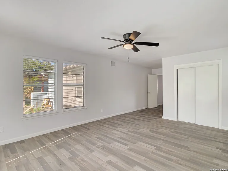 1622 Gorman St — Photo 9