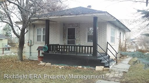 2nd image of 270 N 400th St E