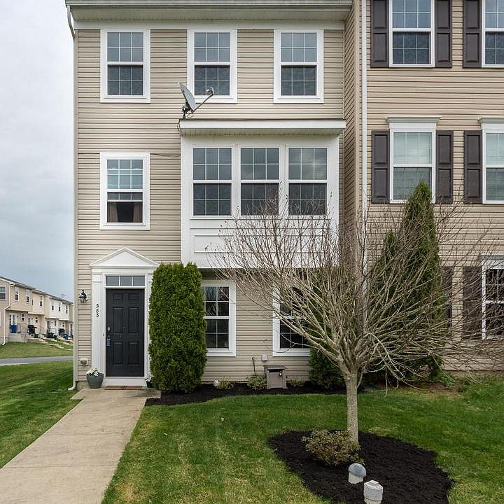 1st image of 383 Dickens Dr