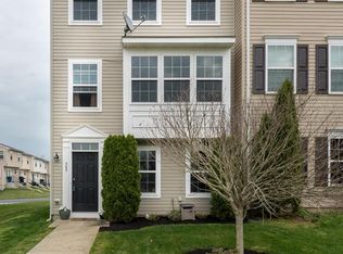 383 Dickens Dr, Lancaster, PA 17603