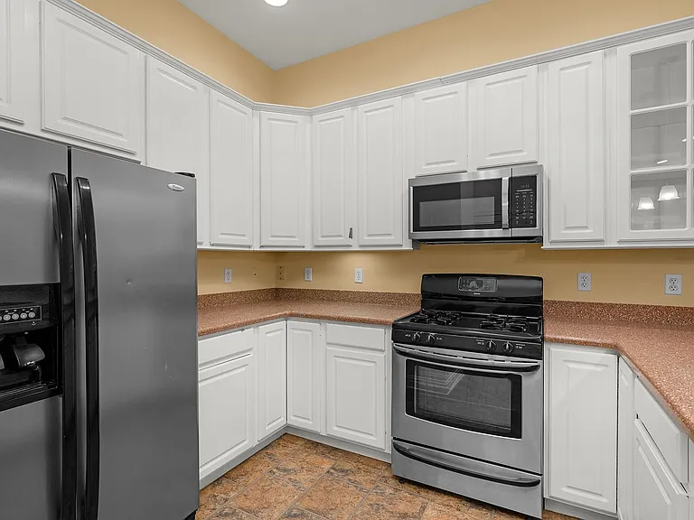2300 N Calvert St — Photo 12