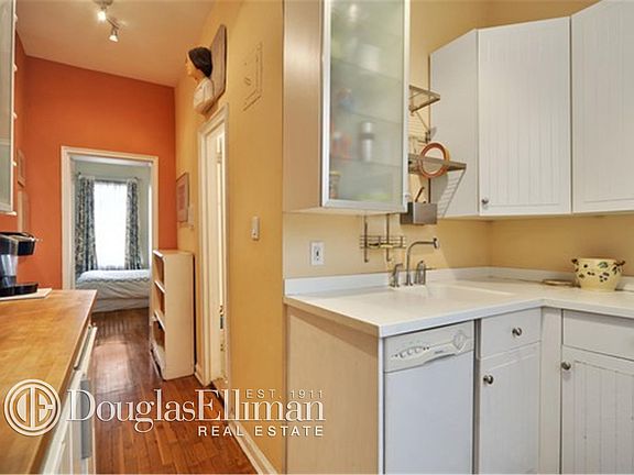 3rd image of 140 Claremont Ave APT 3J
