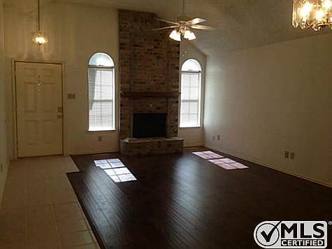 2nd image of 1005 Breezewood Dr