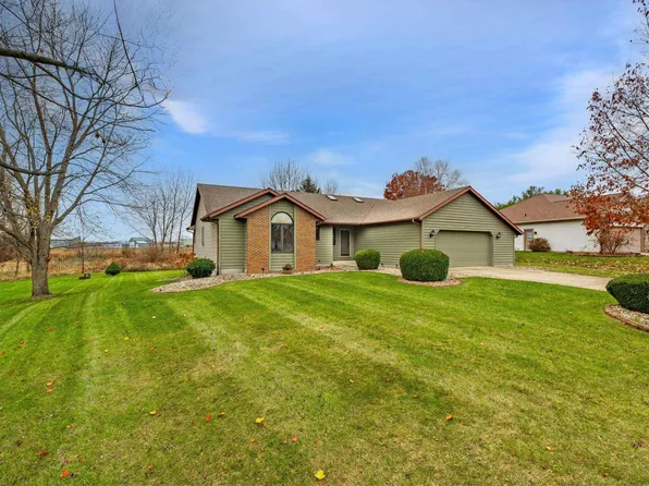 3161 N Glenview Dr, Warsaw, IN 46582