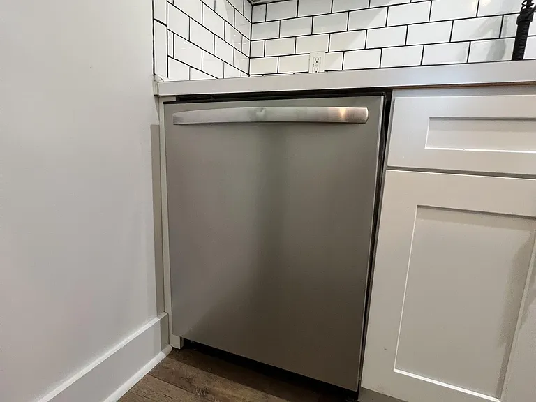 Stainless steel 46 db "quiet" dishwasher