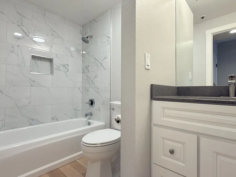 97 E Saint James St #27 — Photo 3