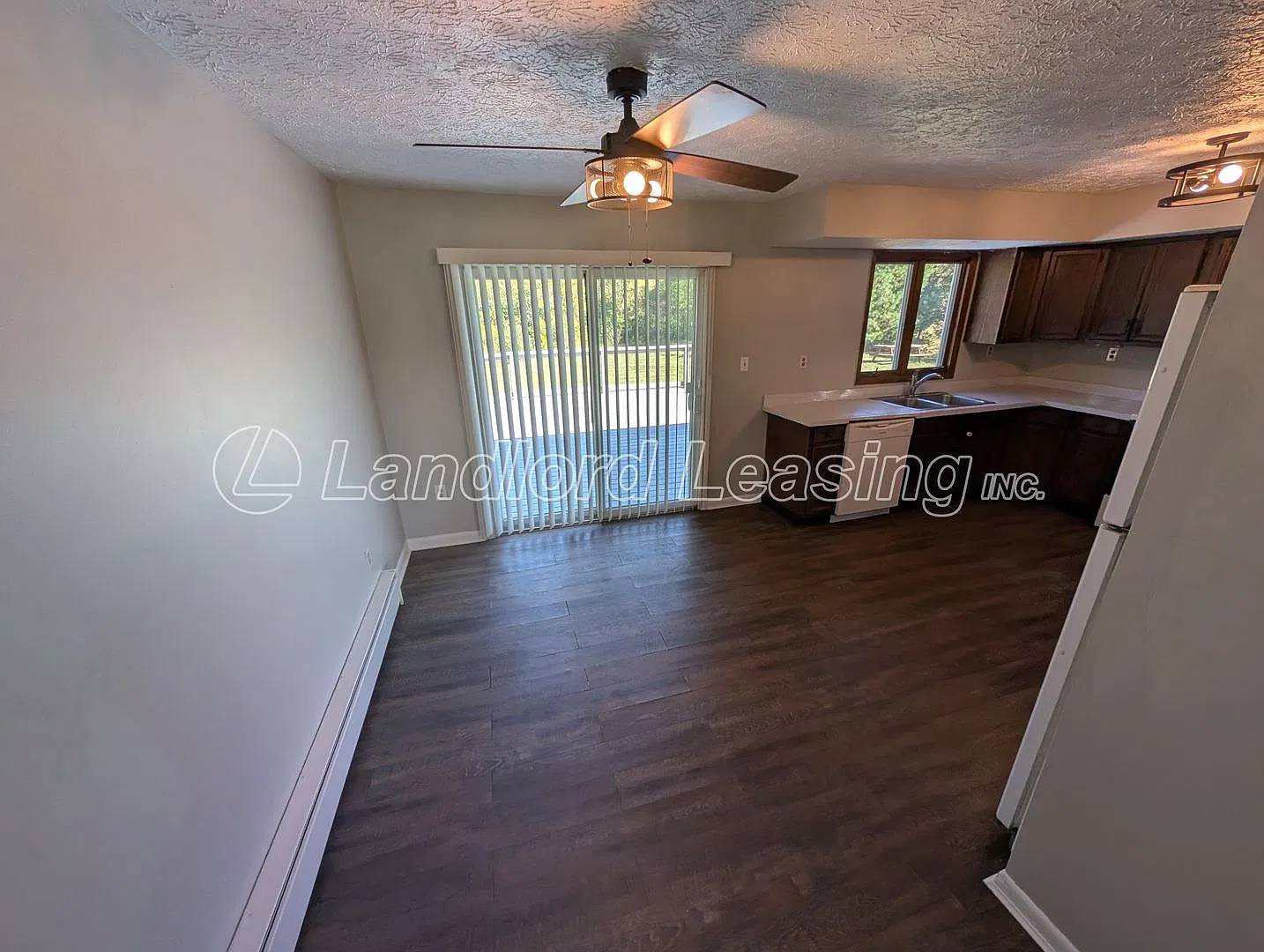 Spacious 4-Bedroom Home with Scenic Views in Wellington — Photo 4