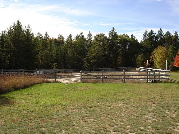 Outdoor riding arena