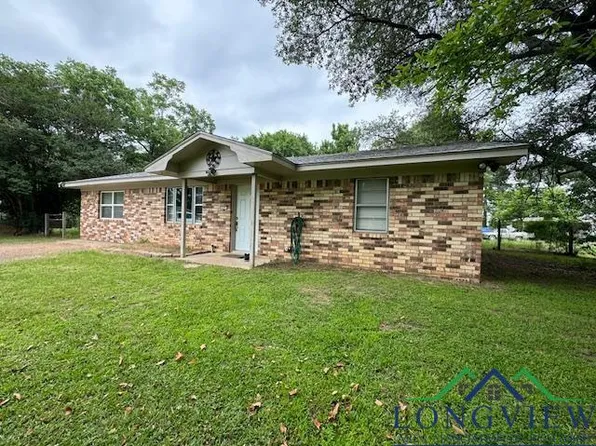 427 4th St, Omaha, TX 75571